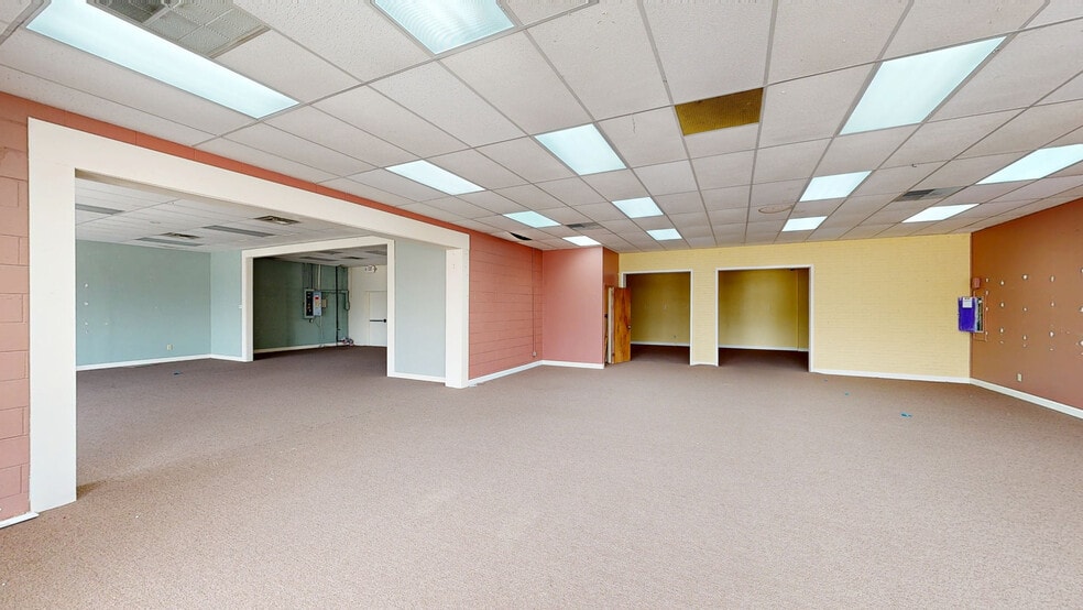 5946-5992 W Jefferson Blvd, Fort Wayne, IN for sale - Matterport 3D Scan - Image 3 of 35