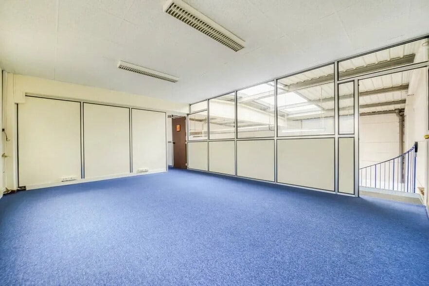 Flex dans Ennery à louer - Photo intérieure - Image 2 de 5