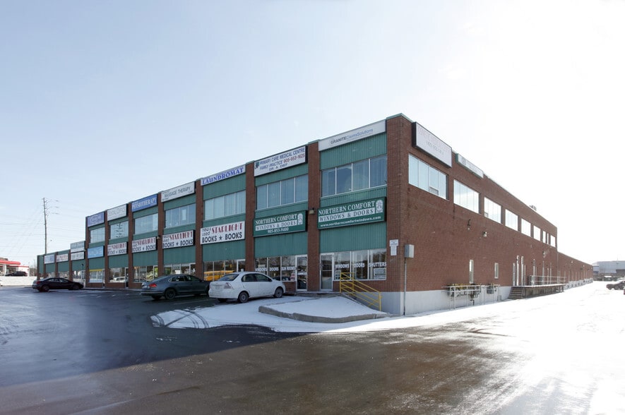 16700 Bayview Ave, Newmarket, ON à louer - Photo du bâtiment - Image 3 de 4