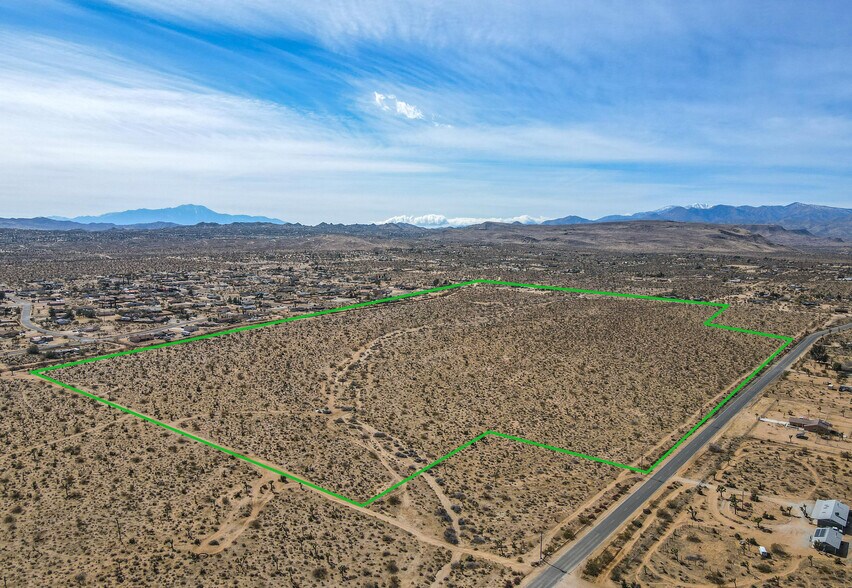 0 Aberdeen Dr, Yucca Valley, CA à vendre - Aérien - Image 1 de 30
