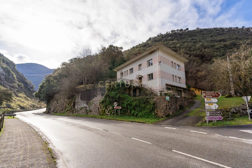 Km 45 Carretera Panes-Cangas de Onis, Peñamellera Alta, Asturias for sale - Building Photo - Image 2 of 4
