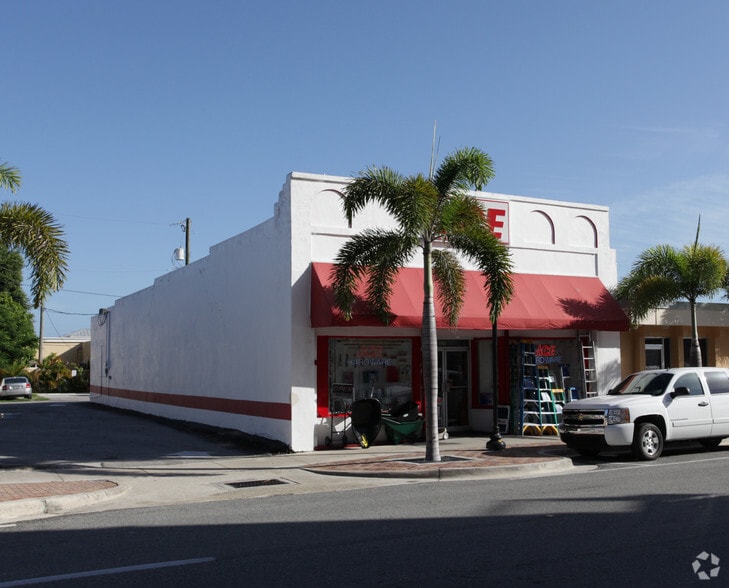 208 W Marion Ave, Punta Gorda, FL for sale - Building Photo - Image 2 of 8