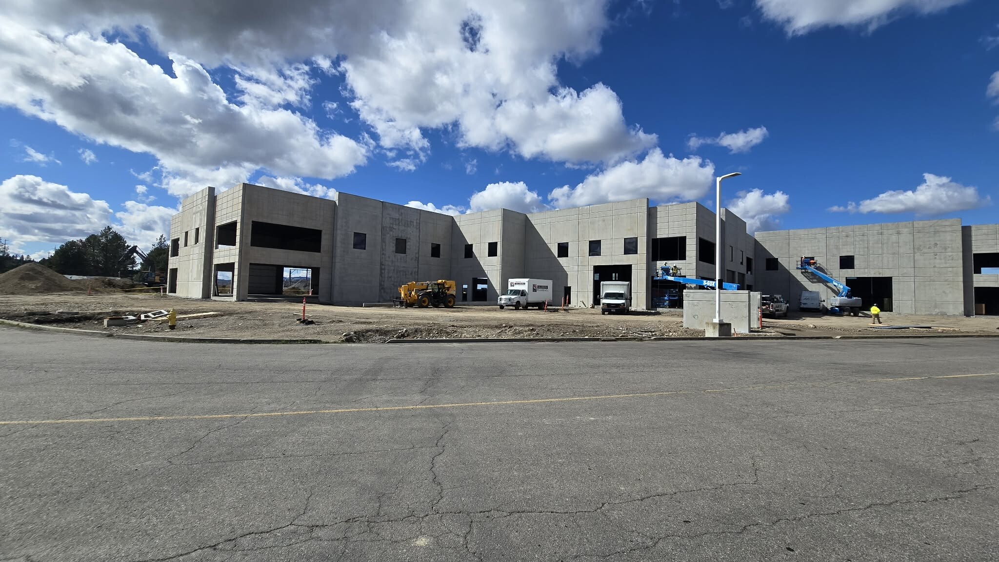 22421 E Appleway Ave, Liberty Lake, WA for lease Primary Photo- Image 1 of 35