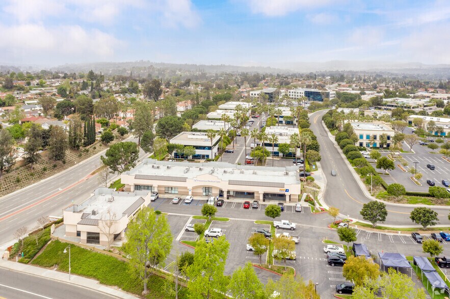 26054 Acero, Mission Viejo, CA à vendre - Aérien - Image 2 de 13