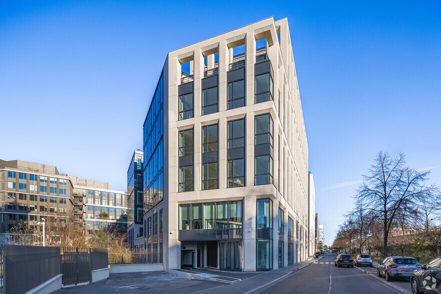 Bureau dans Saint-Ouen-sur-Seine à louer - Photo du bâtiment - Image 2 de 3
