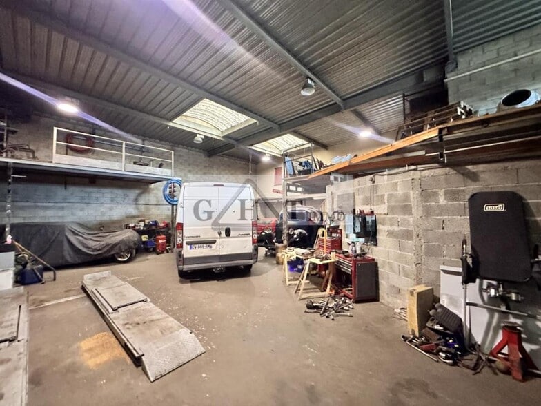 Industrial in Alfortville for sale - Building Photo - Image 3 of 8