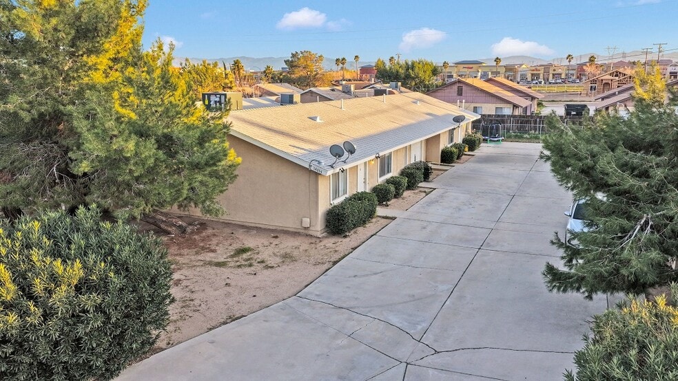 14015 Spruce St, Hesperia, CA for sale - Building Photo - Image 3 of 29