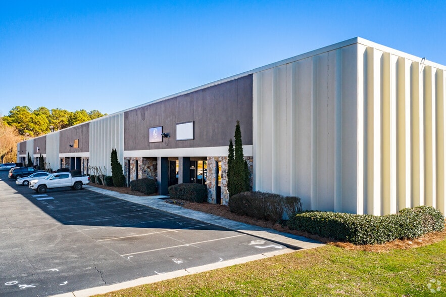5335-5353 Snapfinger Woods Dr, Decatur, GA à louer - Photo du bâtiment - Image 2 de 7