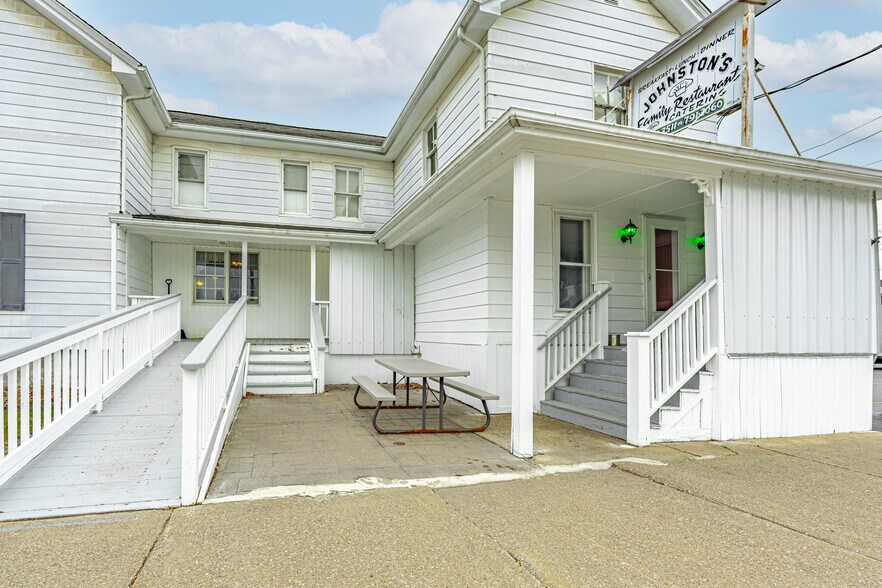2575 Academy St, Ransomville, NY à vendre - Photo du bâtiment - Image 3 de 21