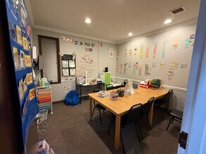 636 Old Liverpool Rd, Liverpool, NY à louer Photo du bâtiment- Image 2 de 11