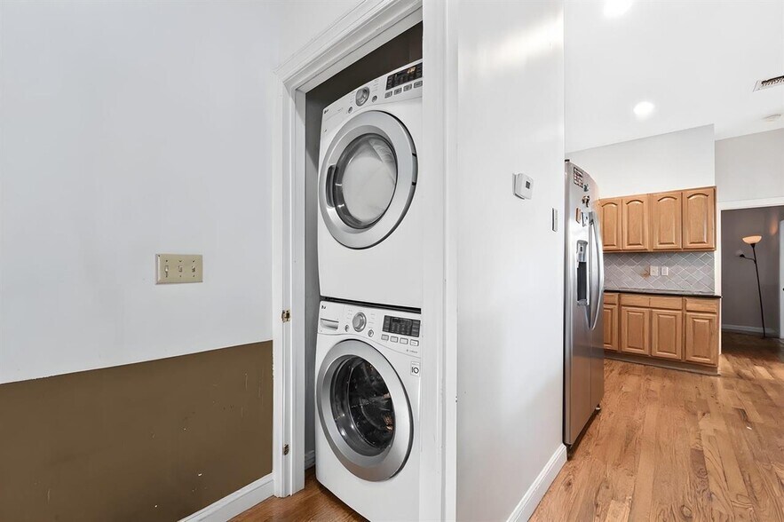 1303 Summit Ave, Union City, NJ à vendre - Photo du bâtiment - Image 3 de 18