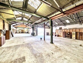 A4111, Hereford for lease Interior Photo- Image 2 of 10