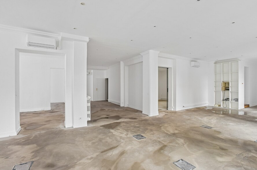 15 Rue De La Banque, Paris à louer - Photo du bâtiment - Image 3 de 7