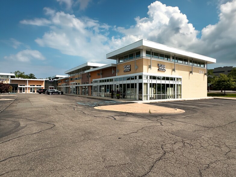 1144 E Paris Ave SE, Grand Rapids, MI à louer - Photo du bâtiment - Image 2 de 2