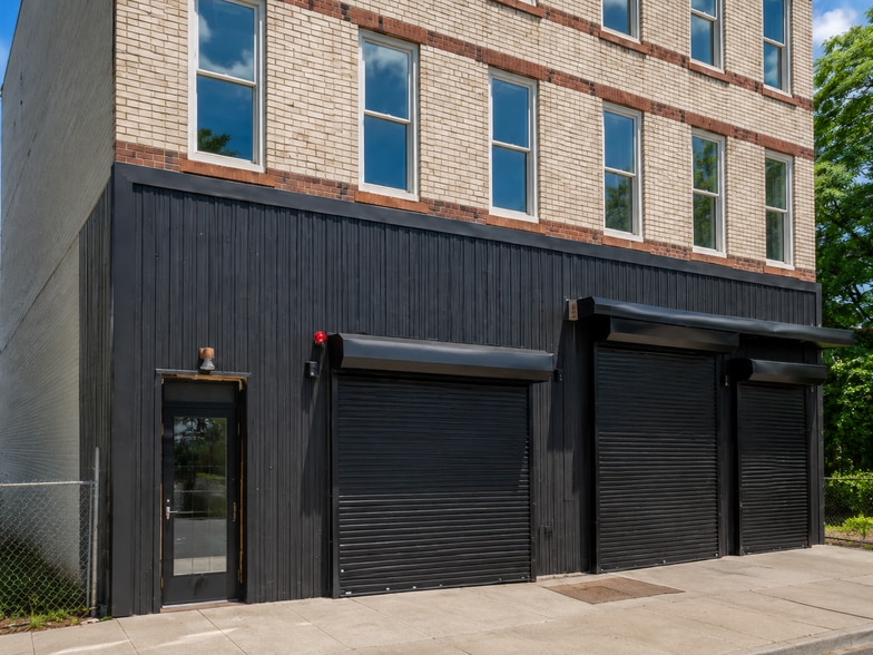 511 Perry St, Trenton, NJ for sale - Building Photo - Image 2 of 2