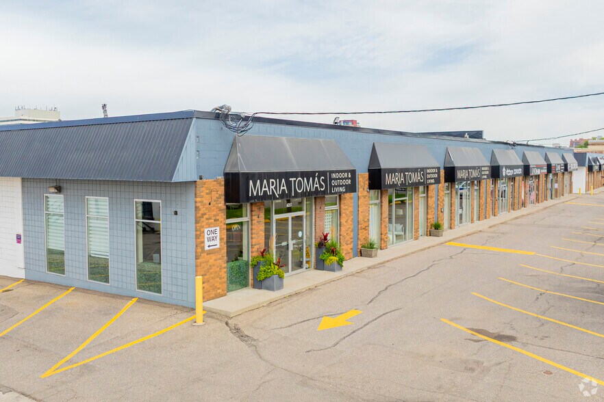 6043-6055 Centre St S, Calgary, AB à louer - Photo du bâtiment - Image 1 de 3