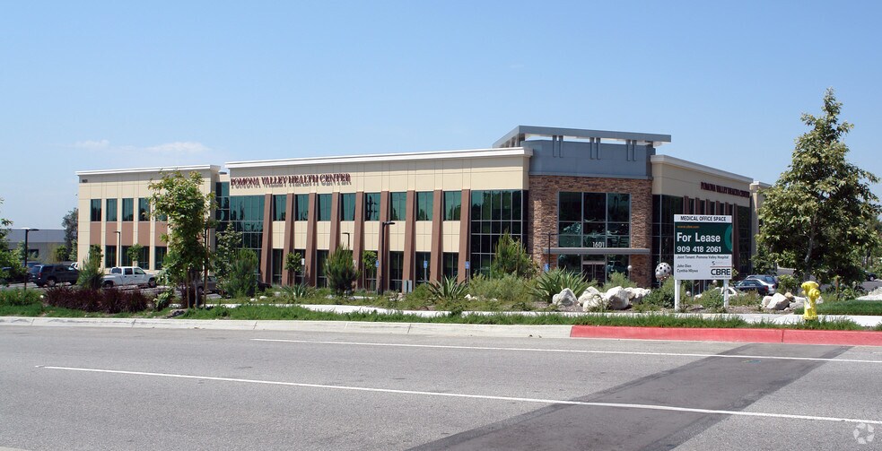 1601 Monte Vista Ave, Claremont, CA à louer - Photo du bâtiment - Image 3 de 4