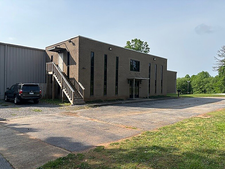 846 N Highway 25 Byp, Greenville, SC à louer - Photo du bâtiment - Image 1 de 2