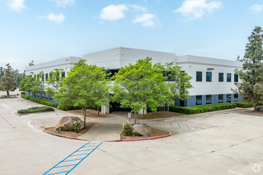 10926 Woodside Ave N, Santee, CA for lease - Building Photo - Image 1 of 5