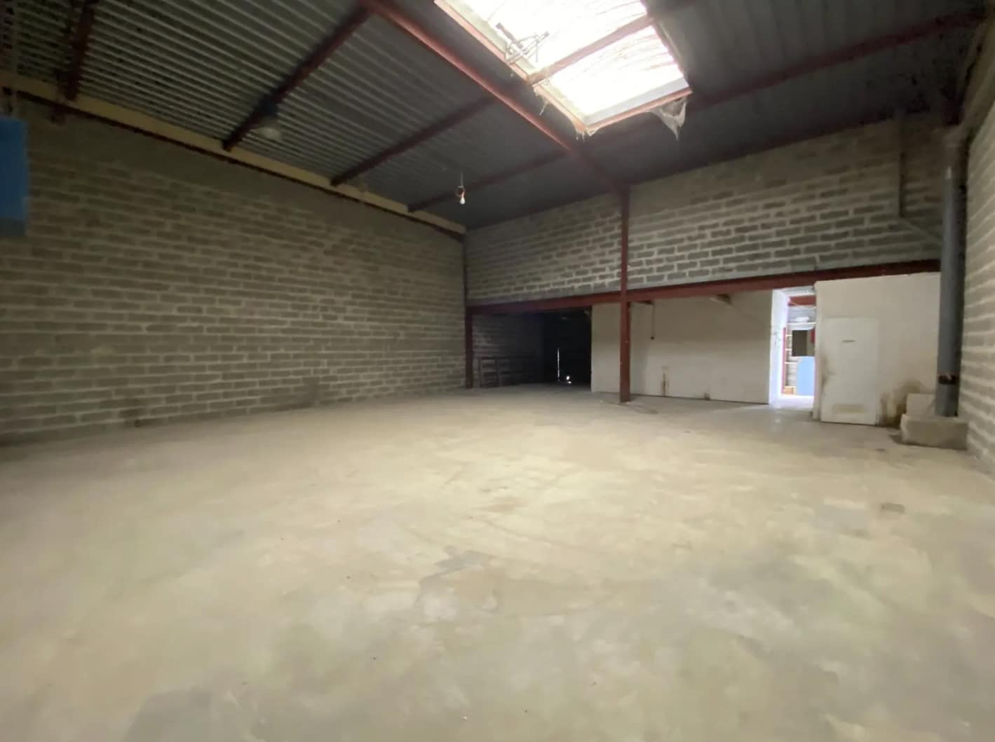Flex in Argenteuil for lease Interior Photo- Image 1 of 7