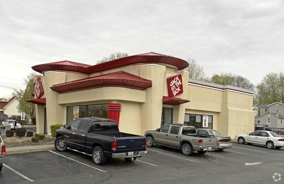 1016 S 5th St, Saint Charles, MO à louer - Photo du bâtiment - Image 2 de 4