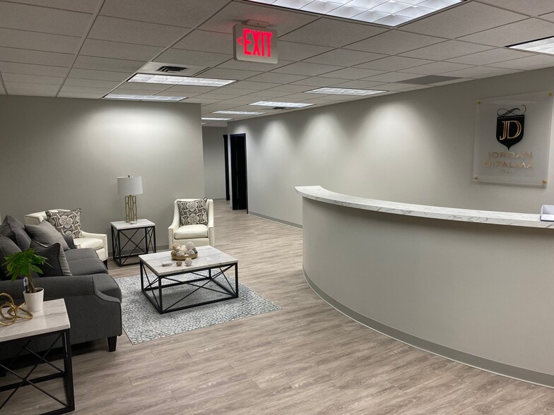 1 Fishers Rd, Pittsford, NY for lease - Interior Photo - Image 2 of 10