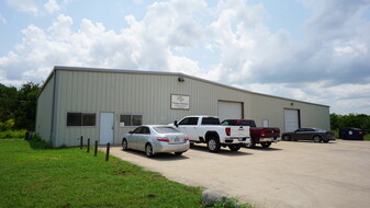 806 Tradesmens Park Loop, Hutto TX - Warehouse