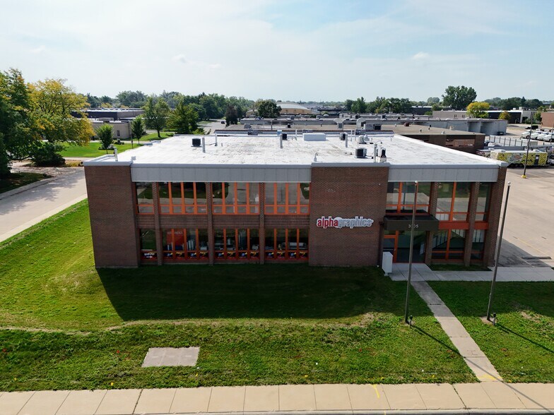 3005 MacArthur Blvd, Northbrook, IL à louer - Photo du bâtiment - Image 1 de 11