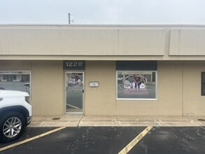 1200-1220 N Garland Ave, Fayetteville, AR for lease Interior Photo- Image 2 of 10
