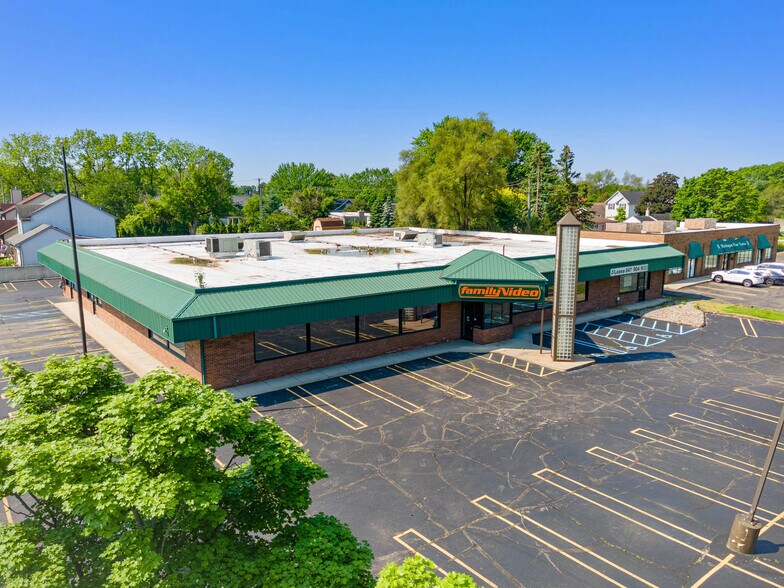 37405 Ann Arbor Rd, Livonia, MI à louer - Photo du bâtiment - Image 1 de 15