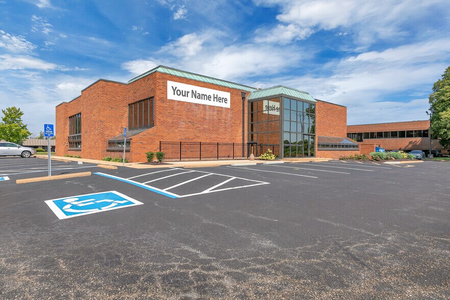 11140 S Towne Sq, Saint Louis, MO à louer - Photo du bâtiment - Image 2 de 4