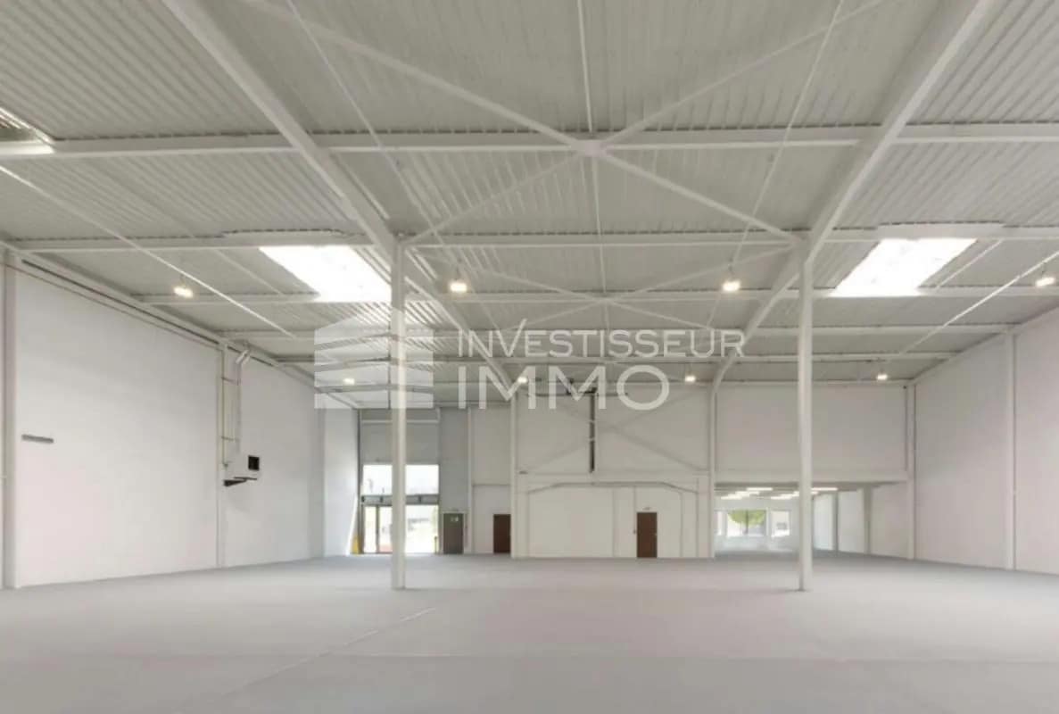 Office in Le Blanc-Mesnil for lease Interior Photo- Image 1 of 6