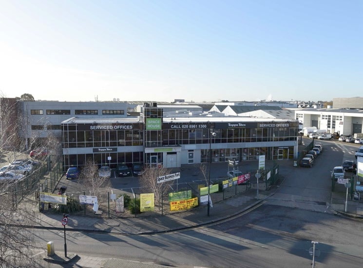 Abbey Rd, Londres à louer - Photo du bâtiment - Image 2 de 4