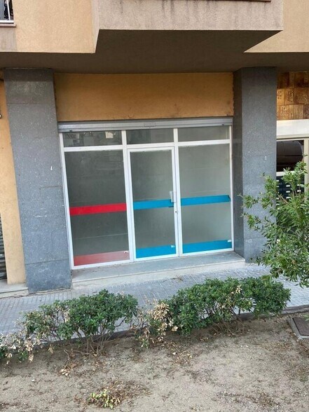 Carrer de Josep Umbert, 132, Granollers, Barcelona à vendre - Photo du bâtiment - Image 2 de 4