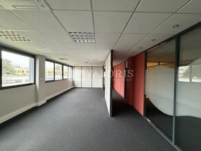 1113 Rue Des Aulnes, Limonest for lease Interior Photo- Image 2 of 6