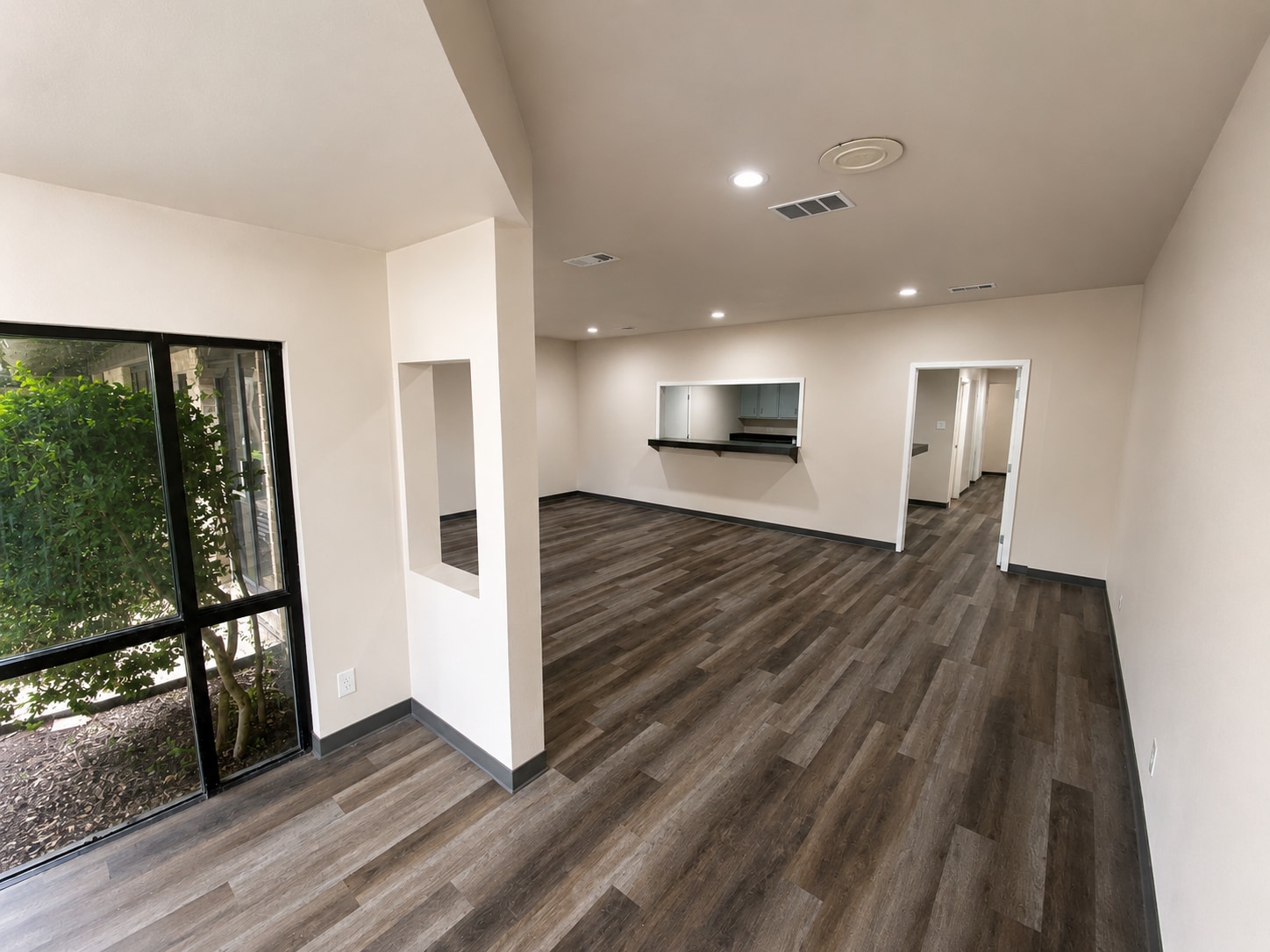 1721 Cimarron Trl, Hurst, TX for sale Interior Photo- Image 1 of 4