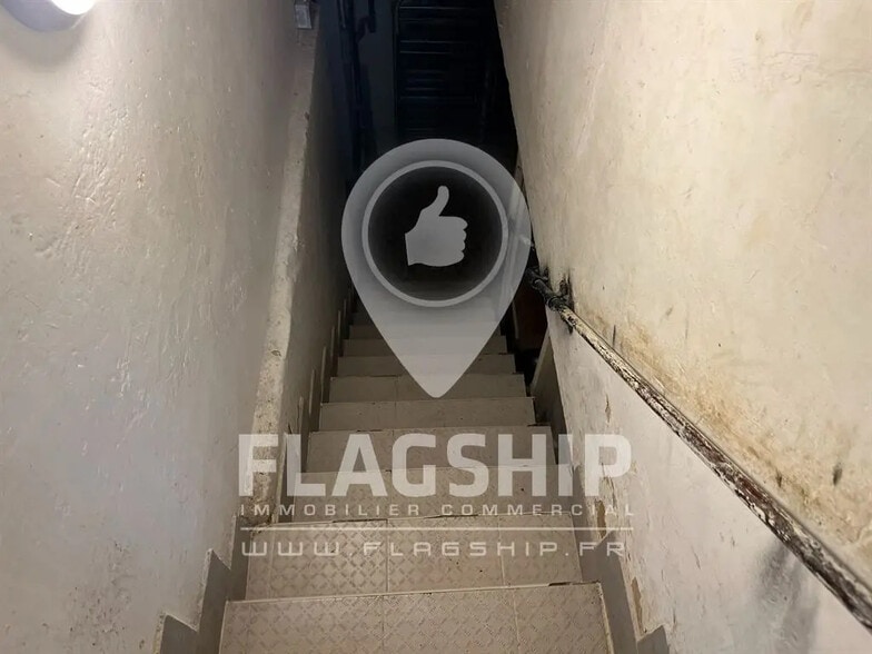 Retail in Puteaux for lease - Interior Photo - Image 2 of 6