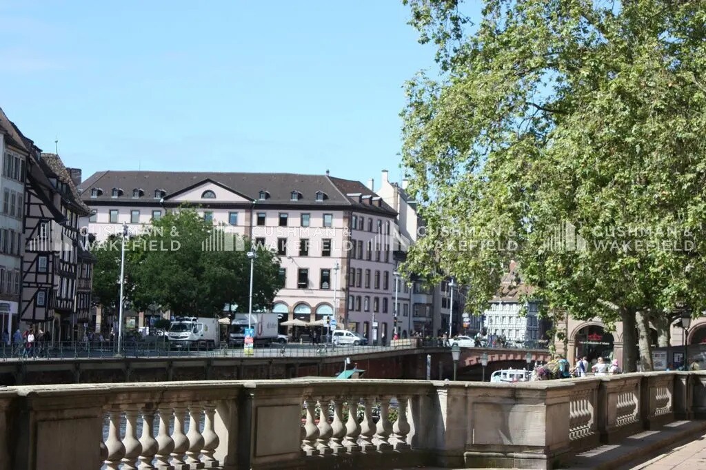 Bureau dans Strasbourg à vendre Photo du bâtiment- Image 1 de 11