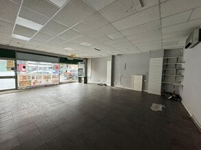 11 Woodthorpe Rd, Ashford for lease Interior Photo- Image 2 of 4