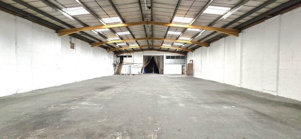Felixstowe Rd, London for lease - Building Photo - Image 2 of 10