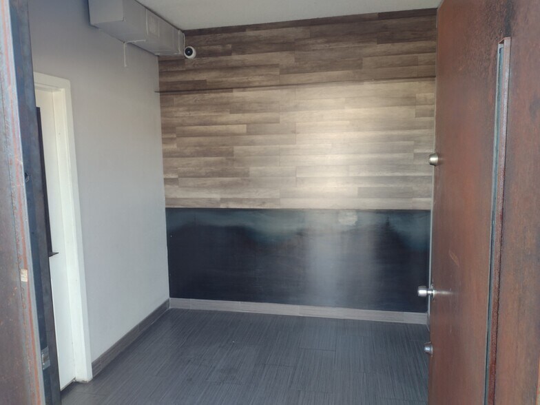 4165 W Clarendon Ave, Phoenix, AZ à louer - Photo du bâtiment - Image 2 de 22