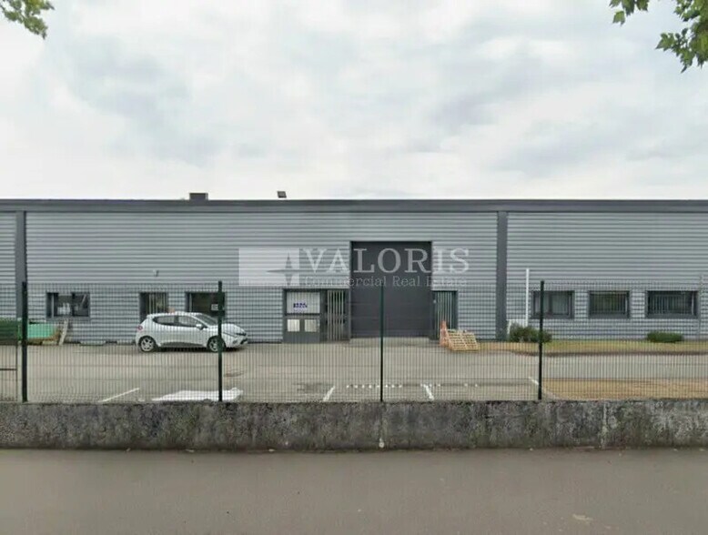 Flex in Décines-Charpieu for lease - Building Photo - Image 1 of 5