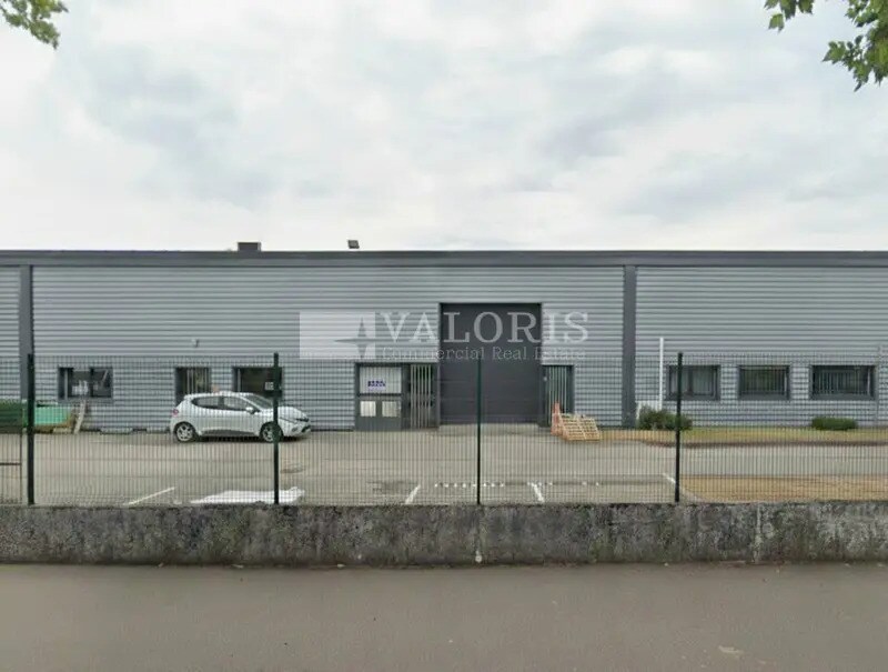 Flex in Décines-Charpieu for lease Building Photo- Image 1 of 6