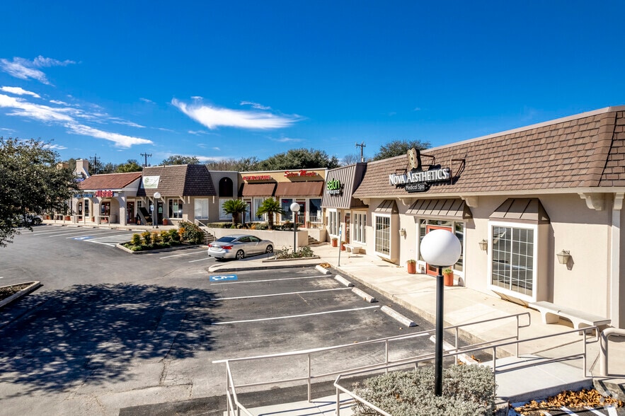 6401-6487 Blanco Rd, San Antonio, TX for lease - Building Photo - Image 3 of 9