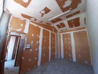 Plus de détails pour Commerce de détail à vendre