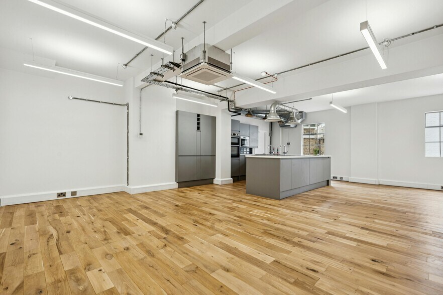 55A Yeldham Rd, Londres à louer - Photo du bâtiment - Image 2 de 28