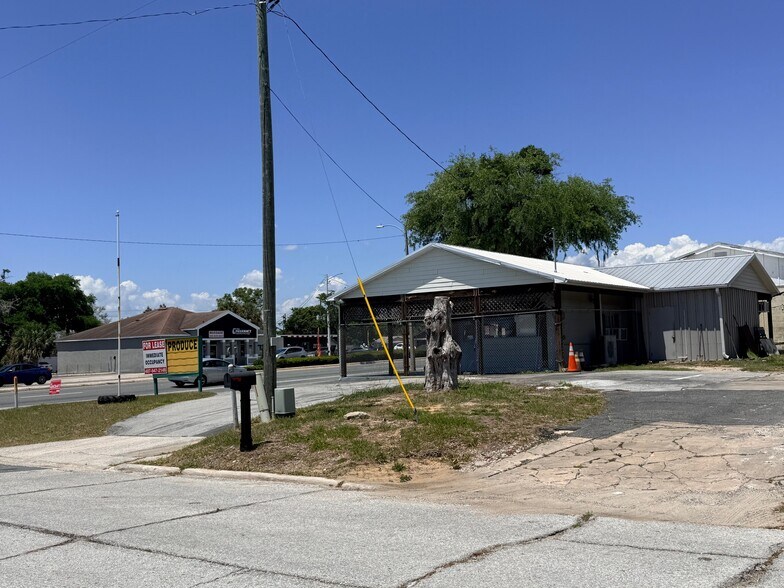 1327 S Bay St, Eustis, FL à louer - Photo du bâtiment - Image 2 de 14