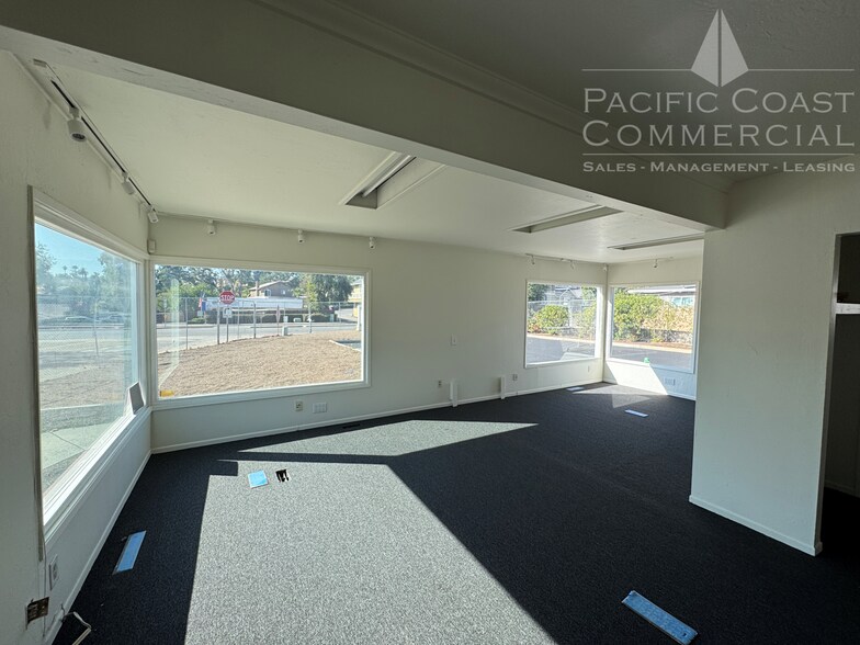 728 Civic Center Dr, Vista, CA à vendre - Photo du bâtiment - Image 3 de 6