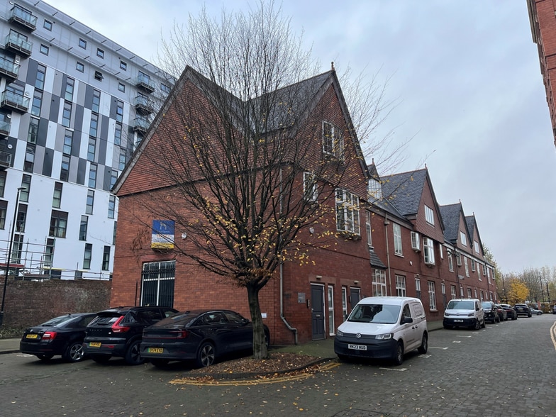 Trinity Way, Manchester à louer - Photo du bâtiment - Image 2 de 9