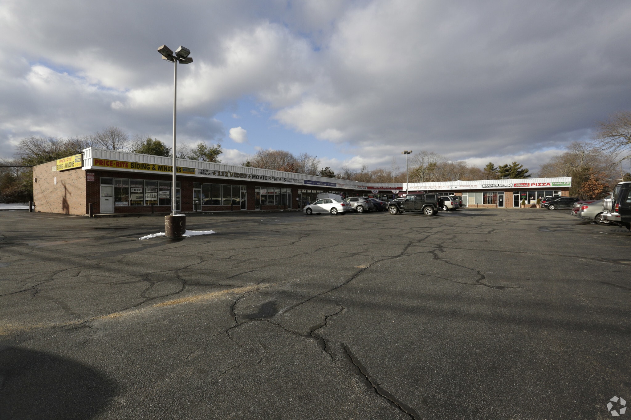 580 Medford Ave, Patchogue, NY à louer Photo principale- Image 1 de 10